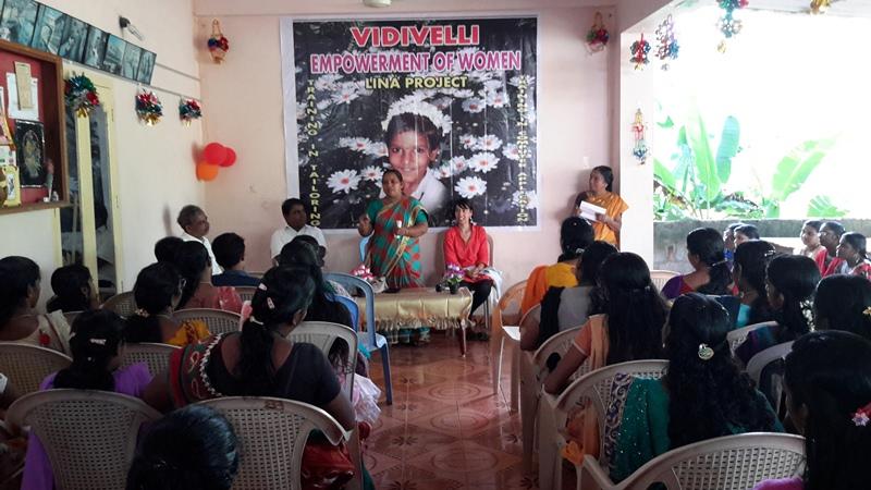 Un incontro dell'associazione Vidivelli in una sala affollata